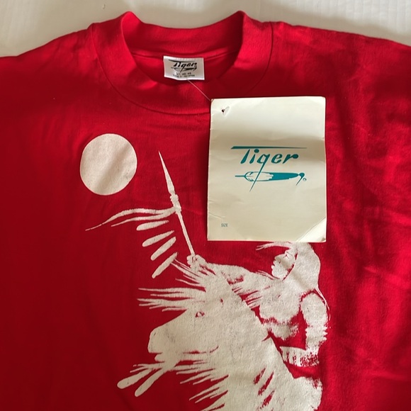 Tiger red t shirt NWT Men’s size XL (46-48) - Picture 5 of 10